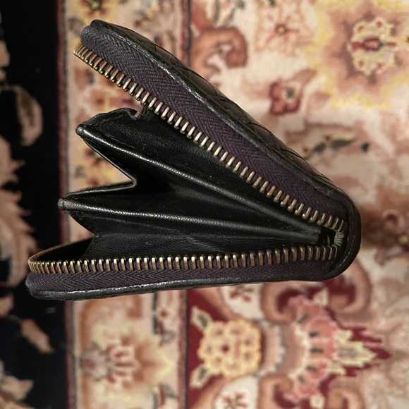 🍁SOLD🍁Bottega Veneta Black Intrecciato Leather Wallet - Picture 7 of 13